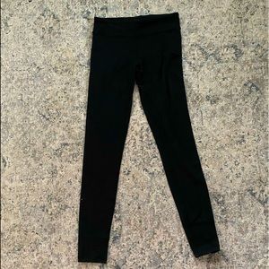 Ivivva Black low-rise leggings.